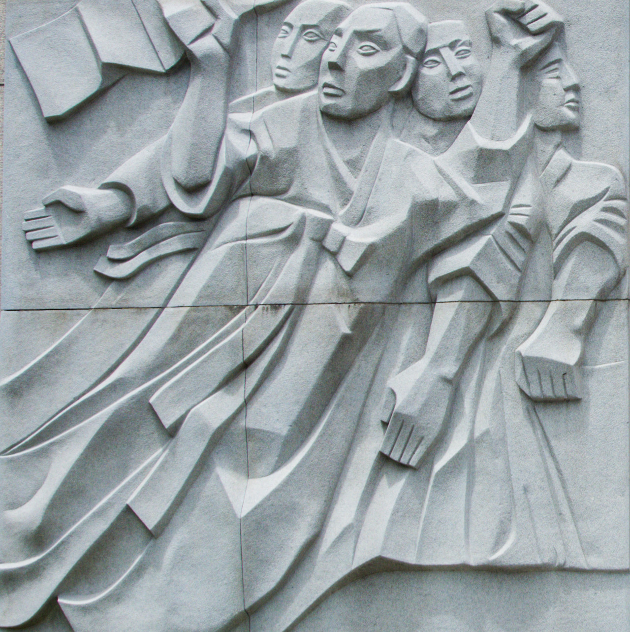 31 선언기념탑 우 부조.jpg