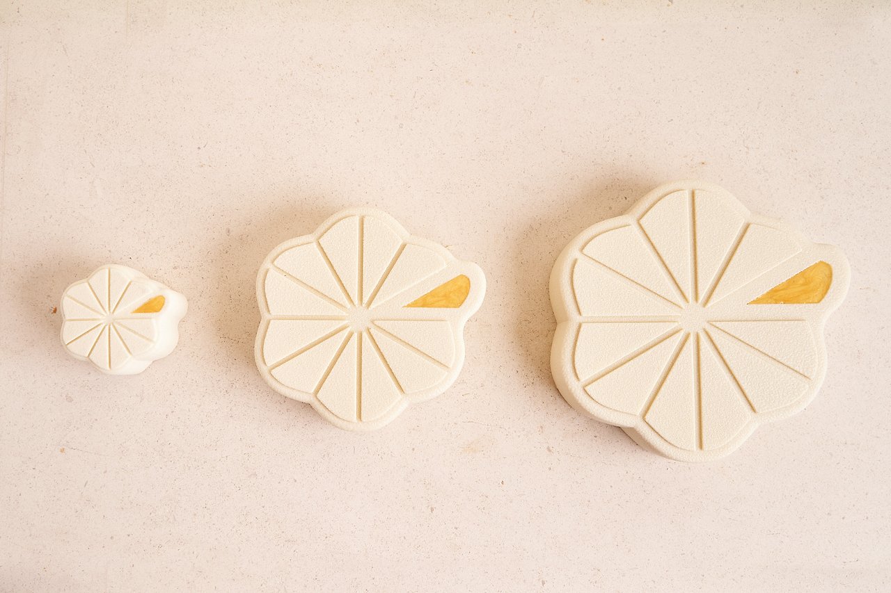 볶은 현미, 카라멜, 피칸 사브레, 프랄린이 들어간 시그니처 무스케이크 리제 (Lysée)..jpg