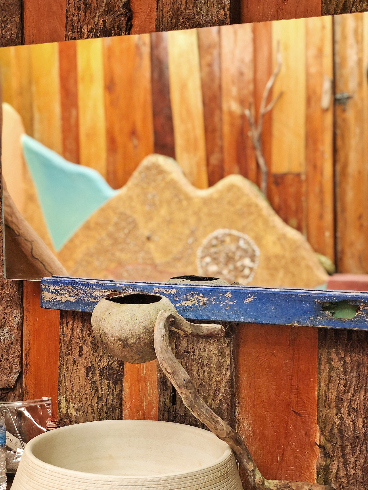 2 물을 퍼서 쓰는 코코넛 수돗가.jpg