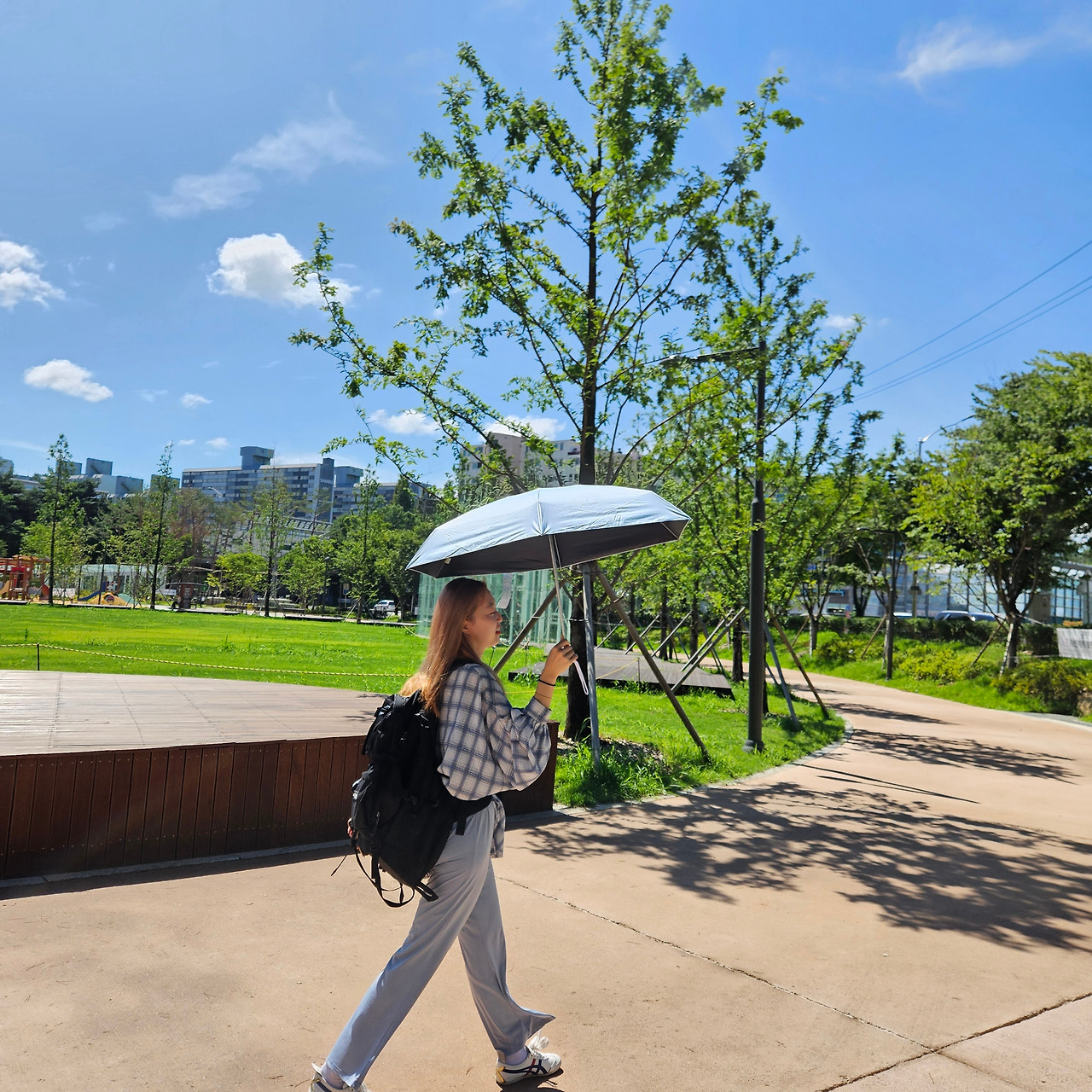 사진_Chapter2_경기도_2_여우비가 내리는 하늘.jpg