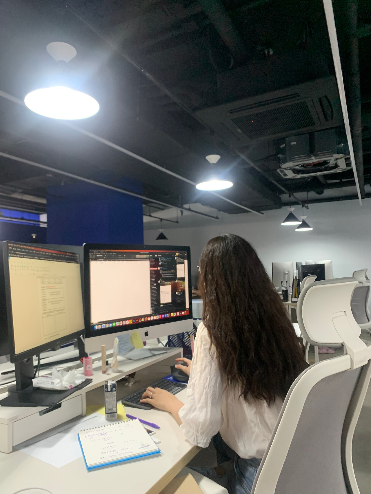 프로 마케터 검지.jpg