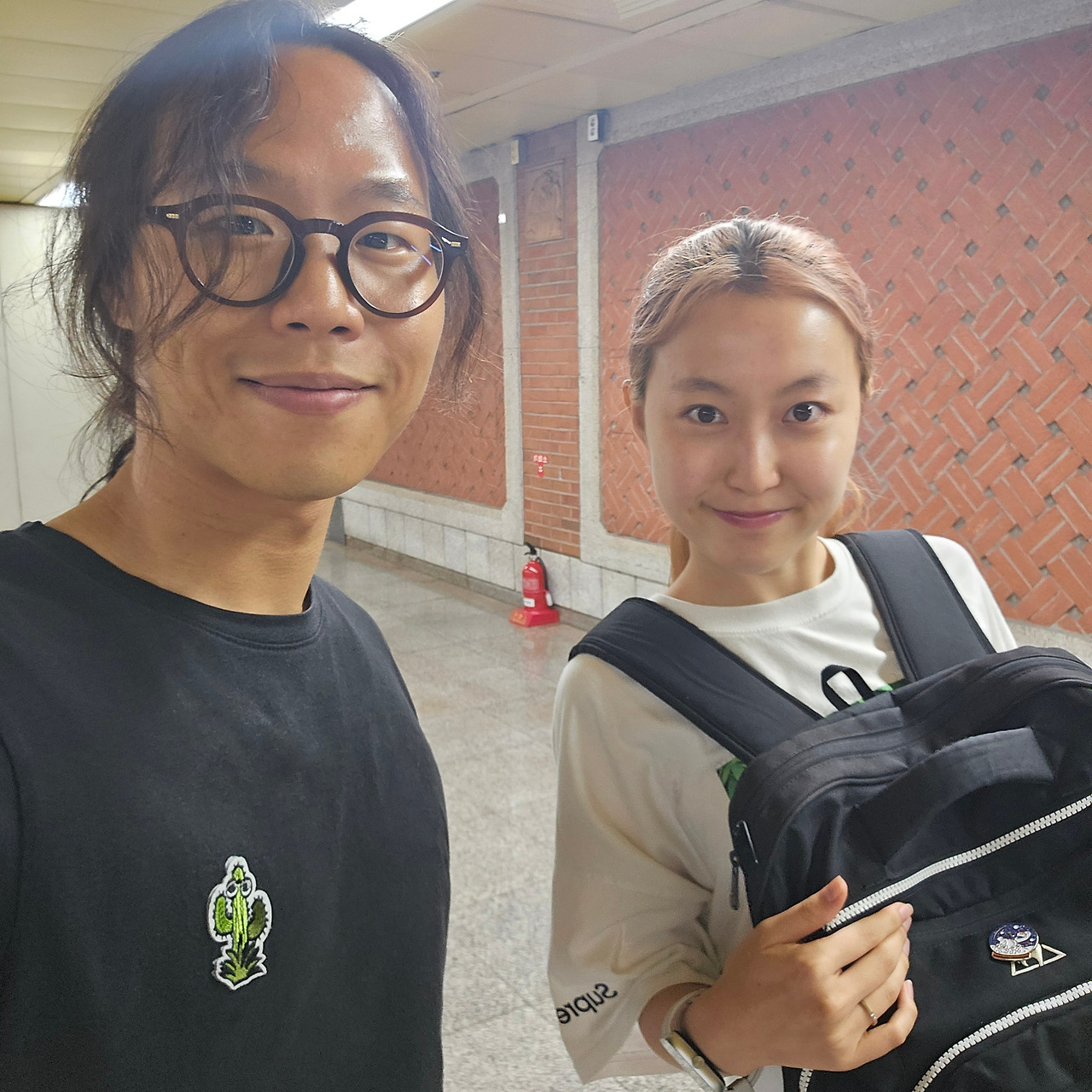 Ch1_사진4_발품 팔러 돌아다니는 우리.jpg