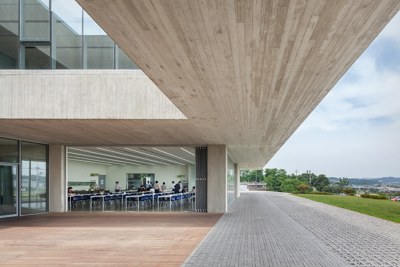 사진6_1층 직원식당. ⓒ신경섭.jpg