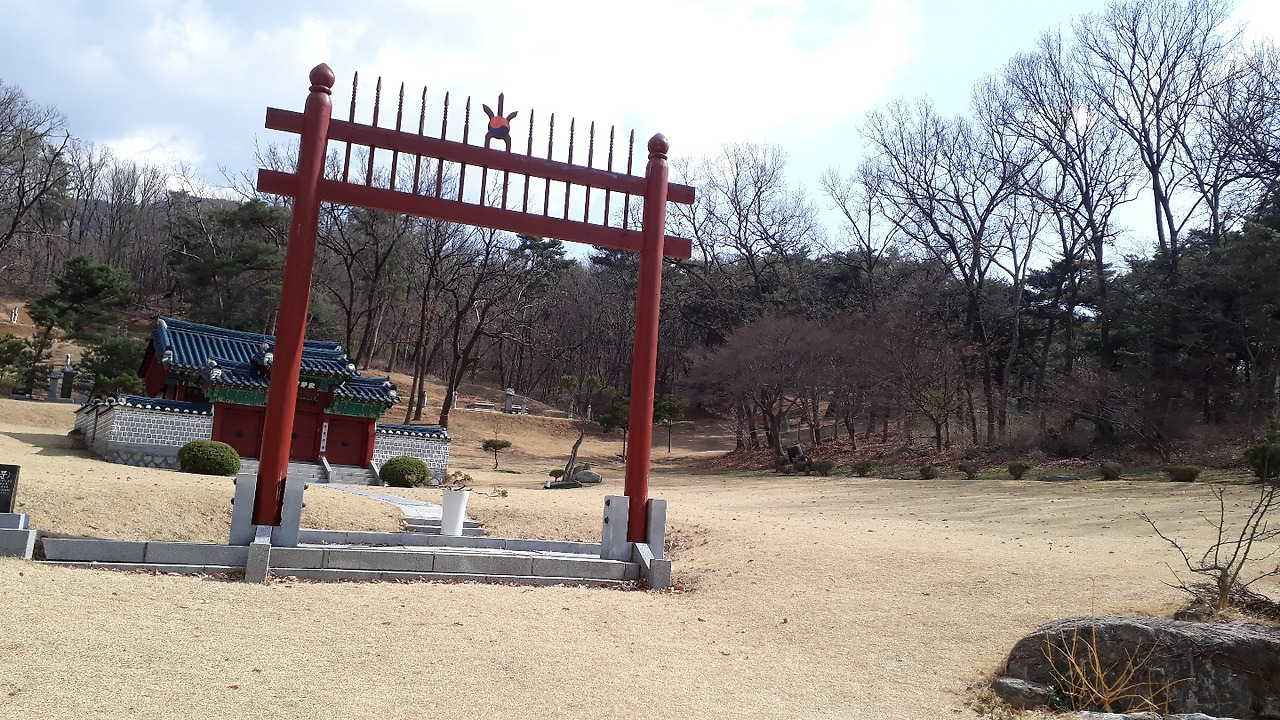 화의군 묘역.jpg