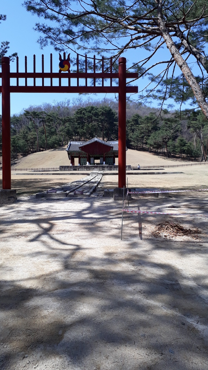 장렬왕후 휘릉 전경.jpg