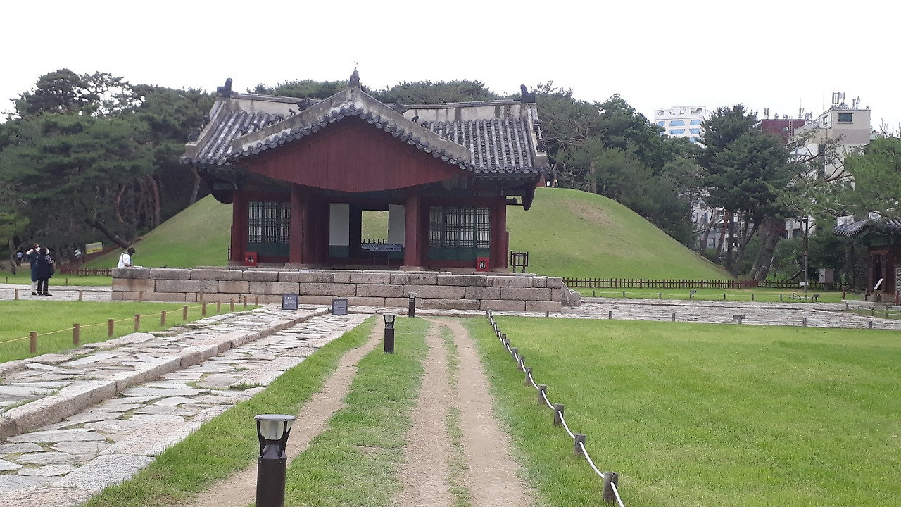 정릉 중종 능 정자각.jpg