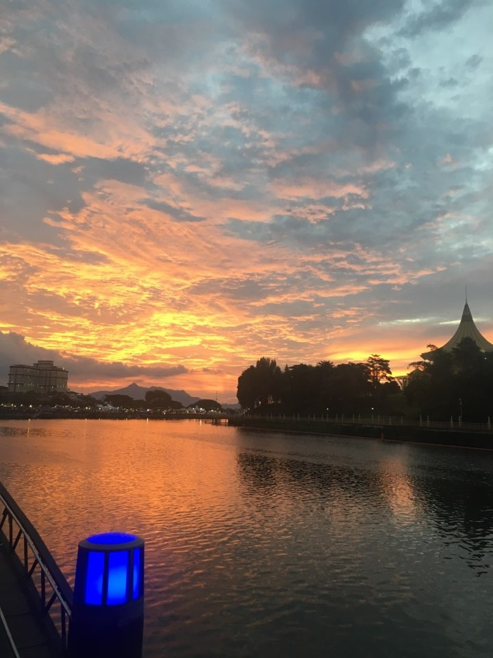 사라왁 강변.jpg