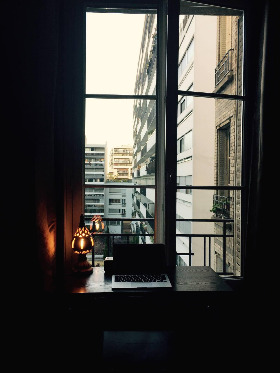 파리 아파트 작업실.jpg