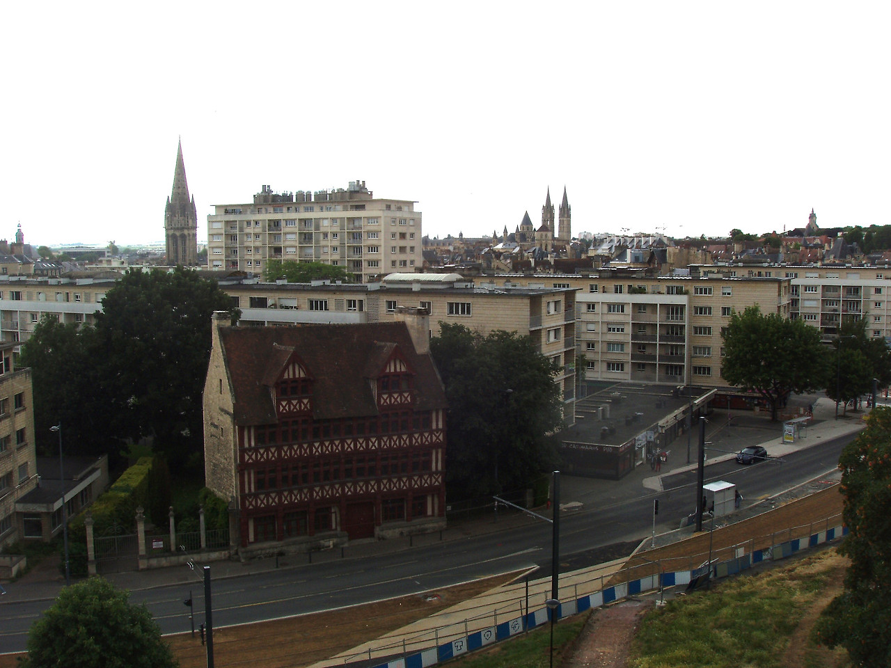 4-2 Caen 21 - Panorama de la ville - 복사본.jpg