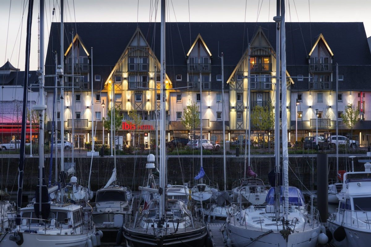 2 Hôtel Ibis.jpg