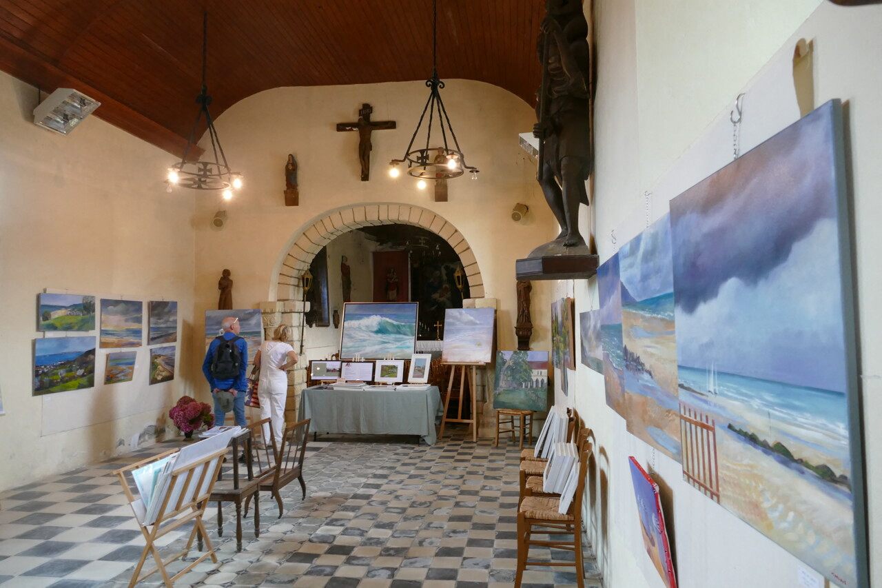 Eglise Saint Christophe Benerville 2.jpg