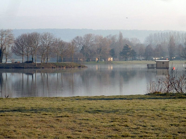 Lac du pont l'Eveque 1.jpg