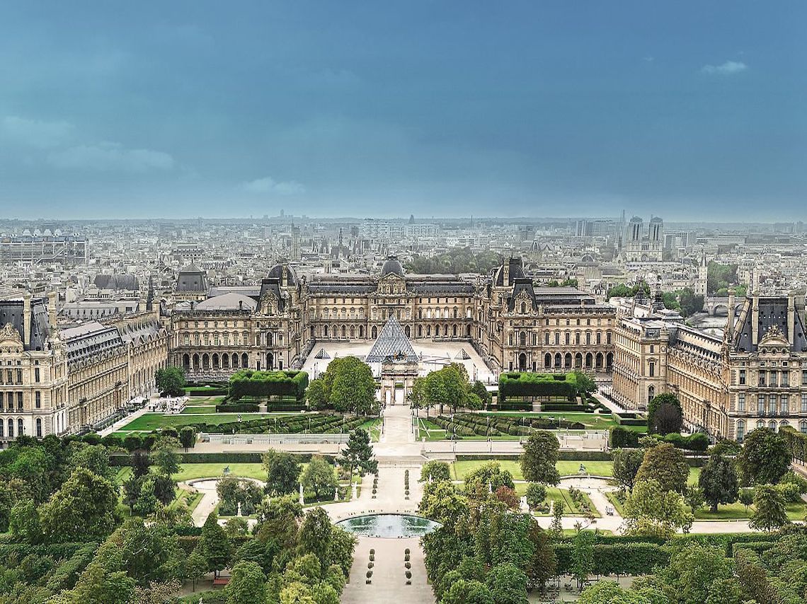 Louvre et le jardin Tulerie.jpg