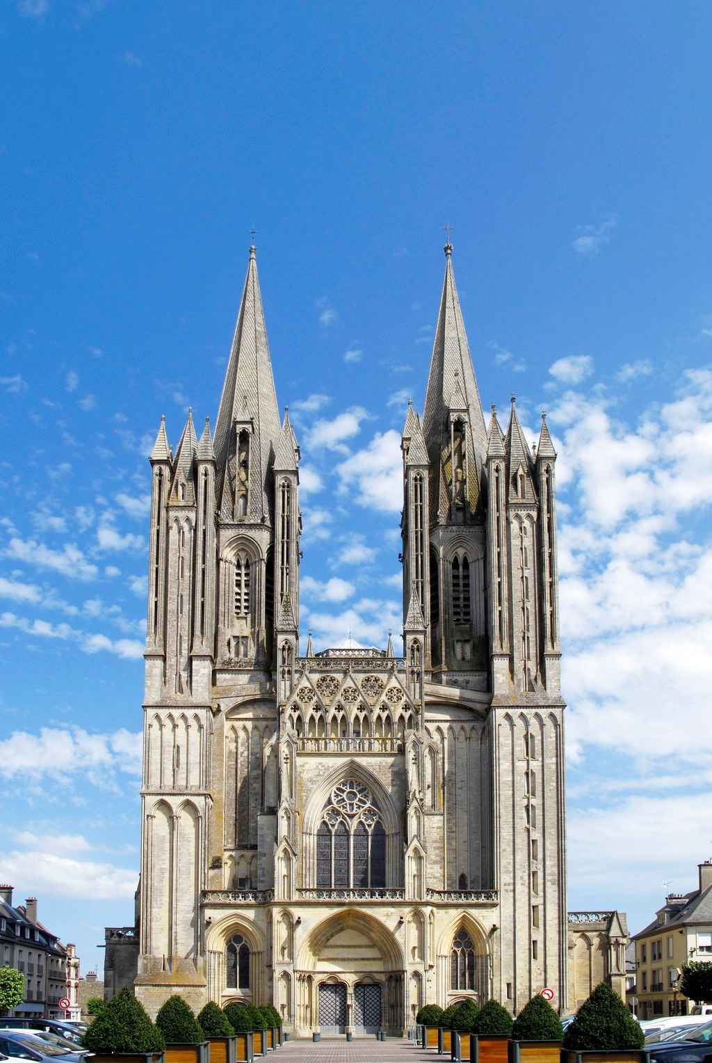 5-2 Cathédrale de Coutances, Photo ChBougui, Wikipedia.jpg