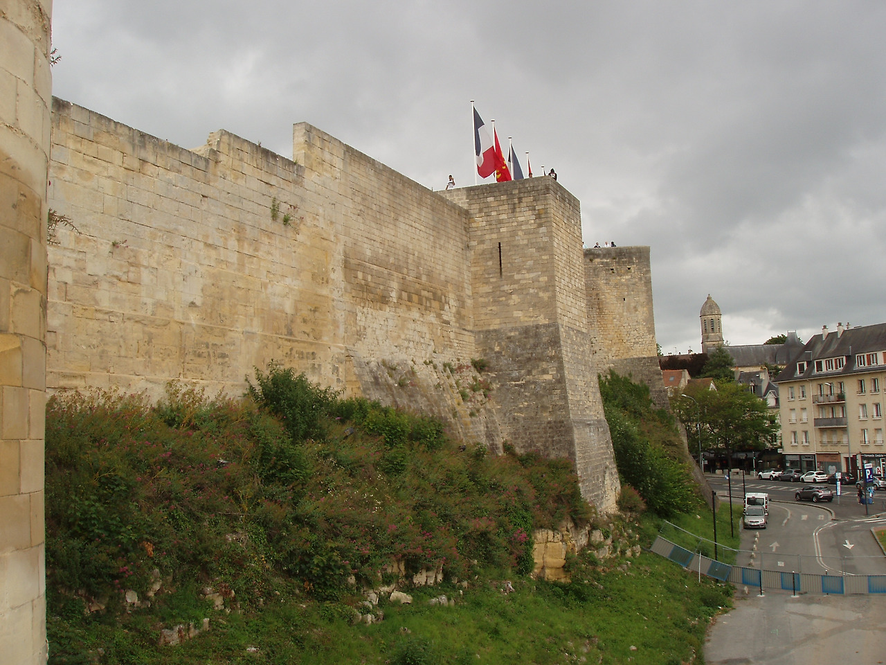 Caen 22 - le rempart 2.jpg