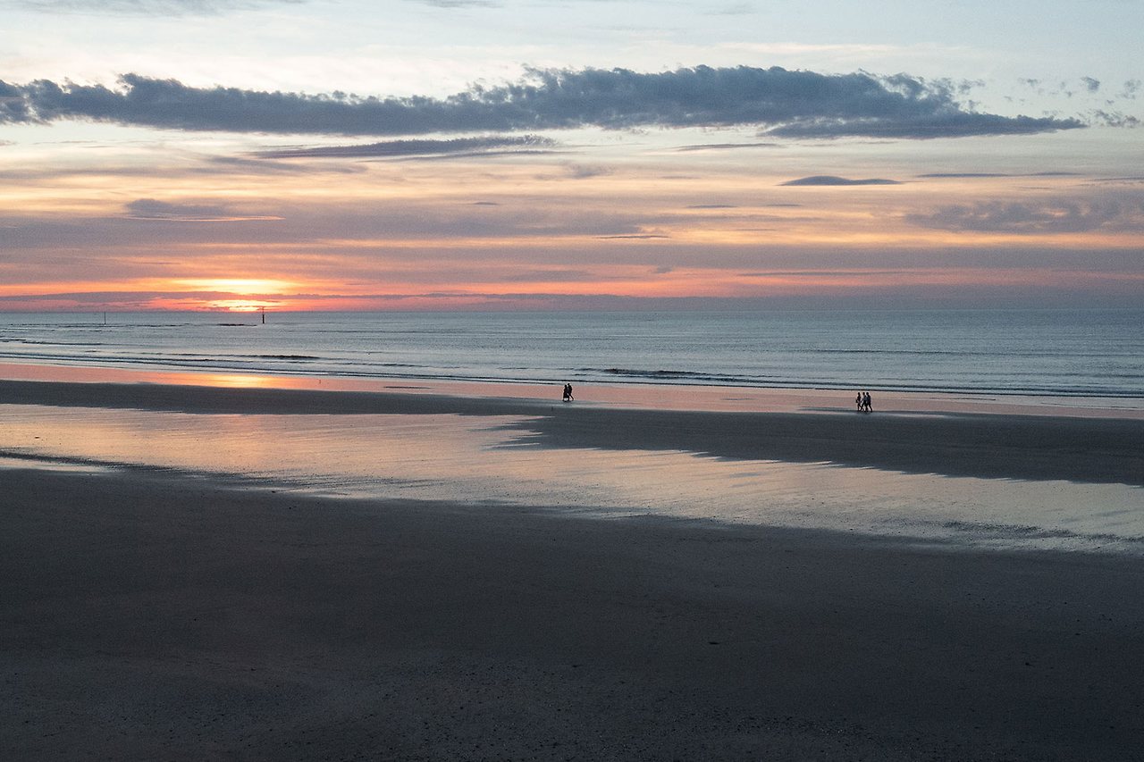 2-4 Coucher de soleil à Trouville © J. Hananel – AdobeStock.jpg