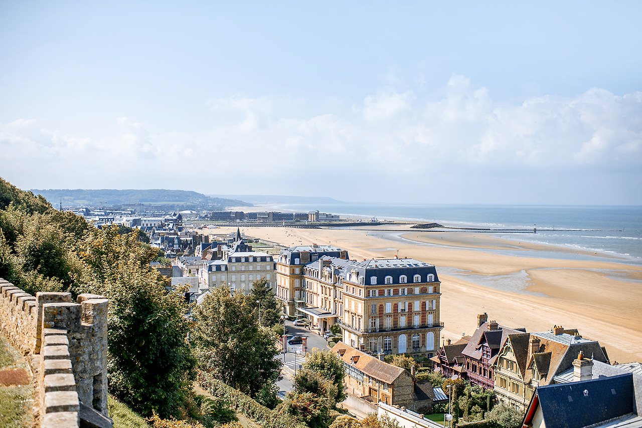 2-1 Vue sur Trouville © AdobeStock – rh2010.jpg
