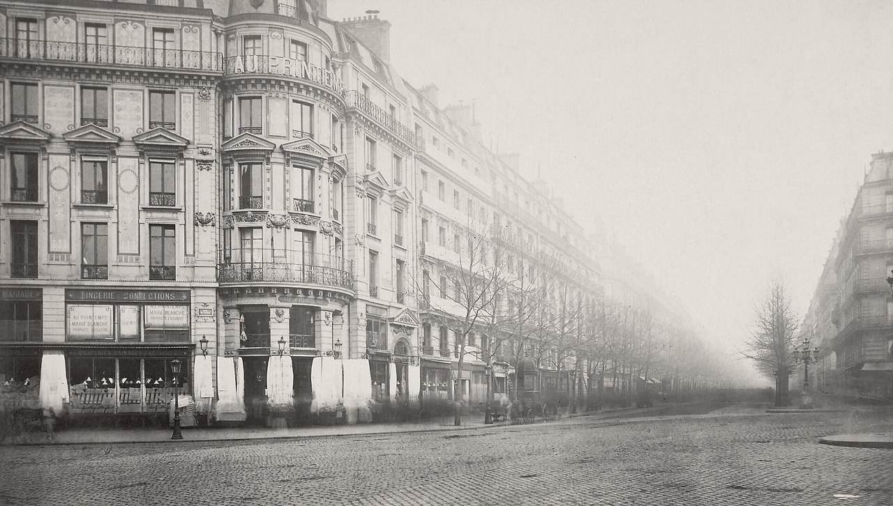 48-1 L'angle de la rue du Havre et du boulevard Haussmann vers 1870, photographié par Charles Marville.jpg