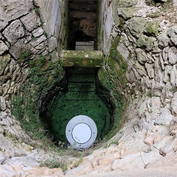 1 Puits a Dromos.jpg