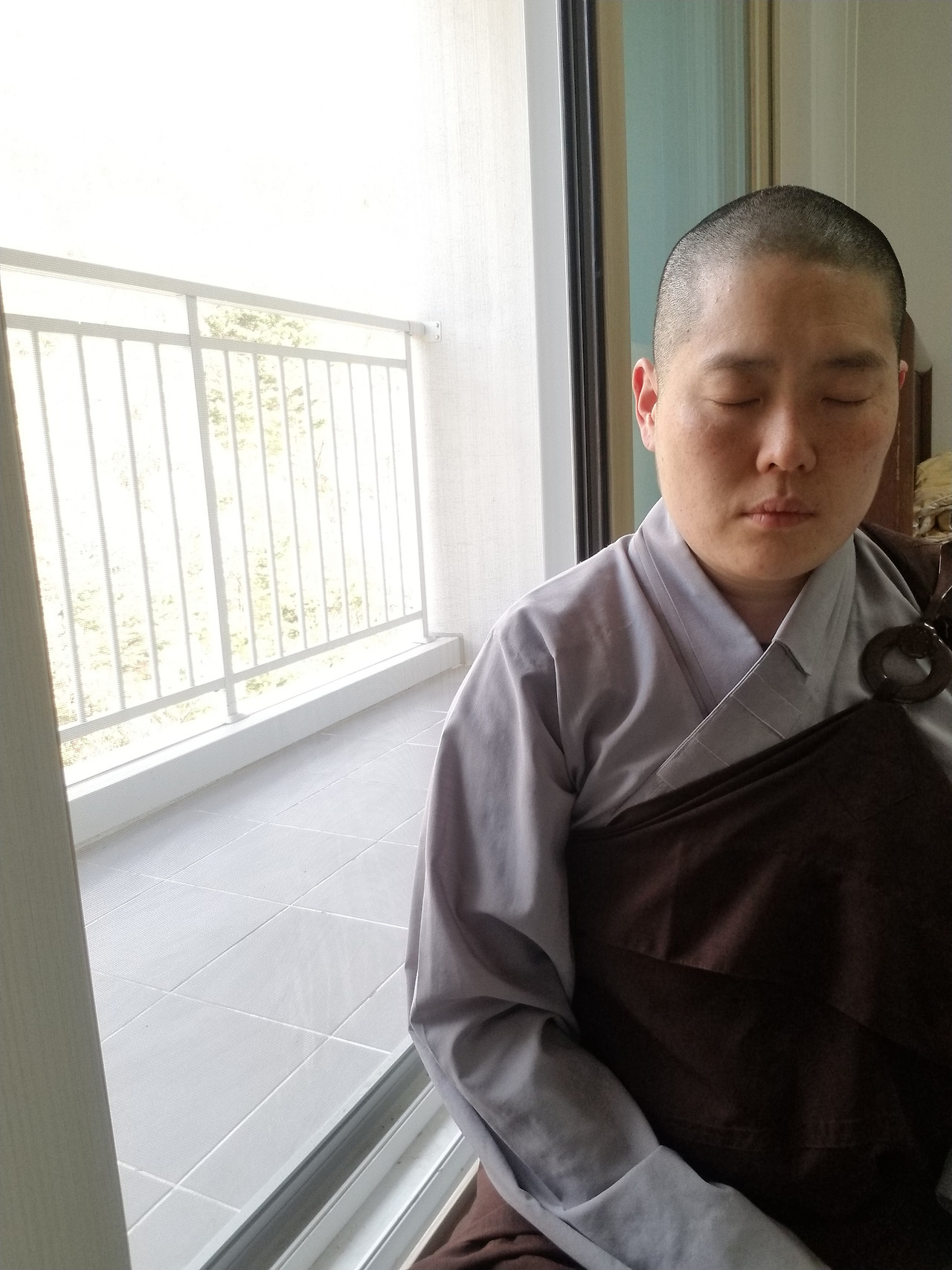 4-14 2020년 4월 한국 입국 후 시설 격리 중.jpg