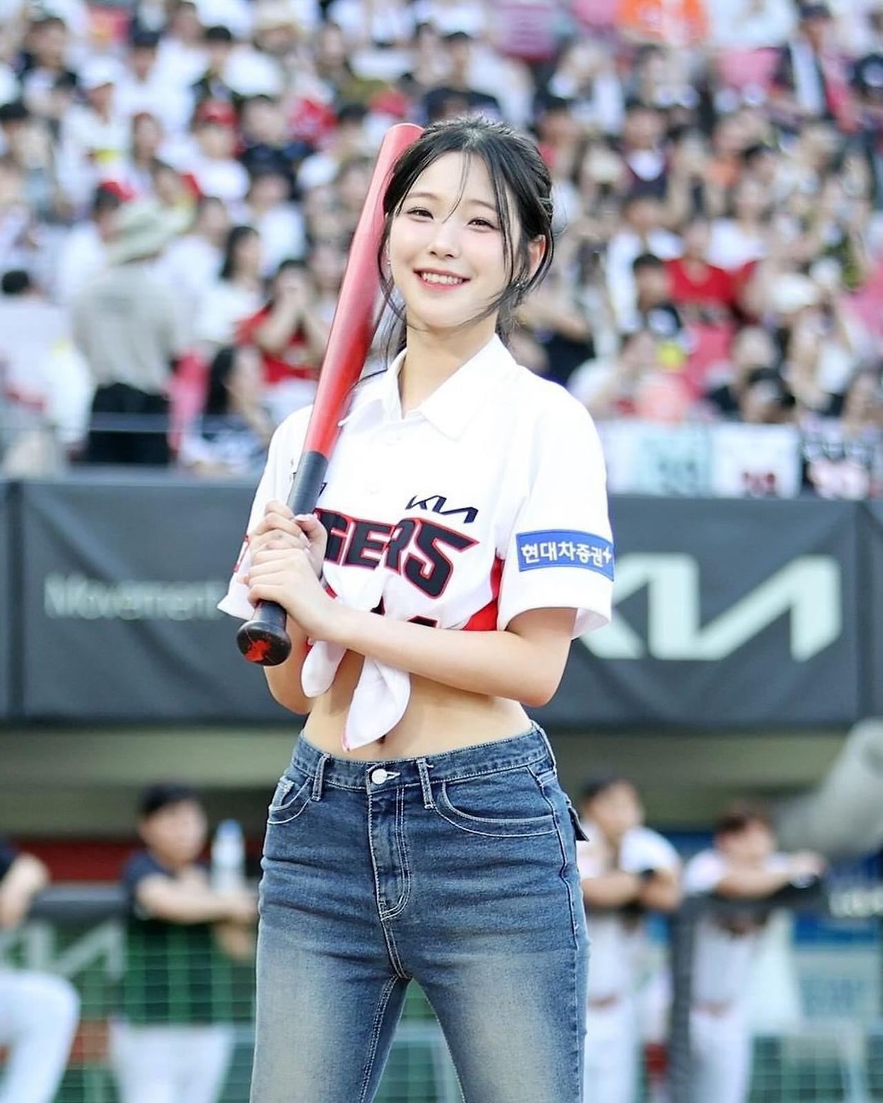 Instagram-  @jiheonnibaek       454177570_2281849308836782_2394115571685789159_n.jpg.jpg