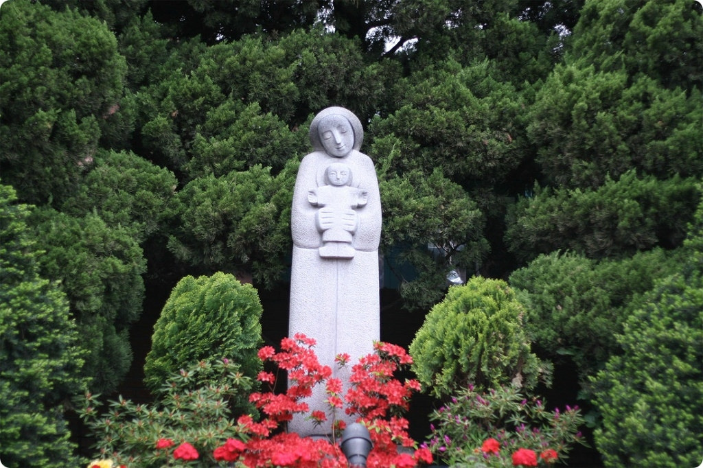 어머니 작업파일.zip-거위-핸드폰사진-신부님 사진모음-IMG_8858_오월의_성모님_싱그런_숲에[1].jpg