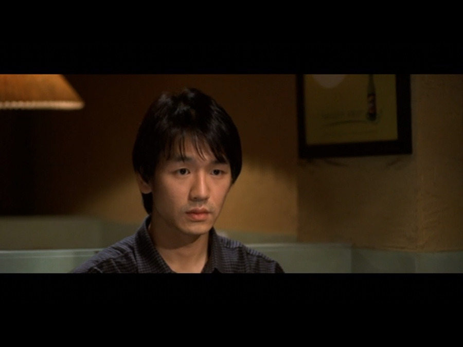 Image comparing the fictional character and Lee Dong-jin
