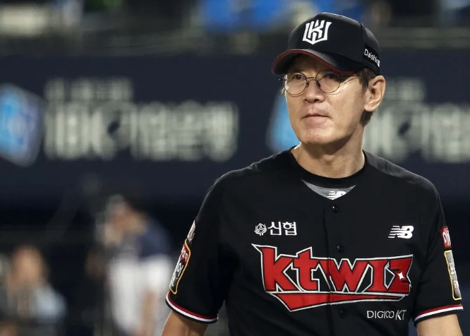 이강철 감독.jpg