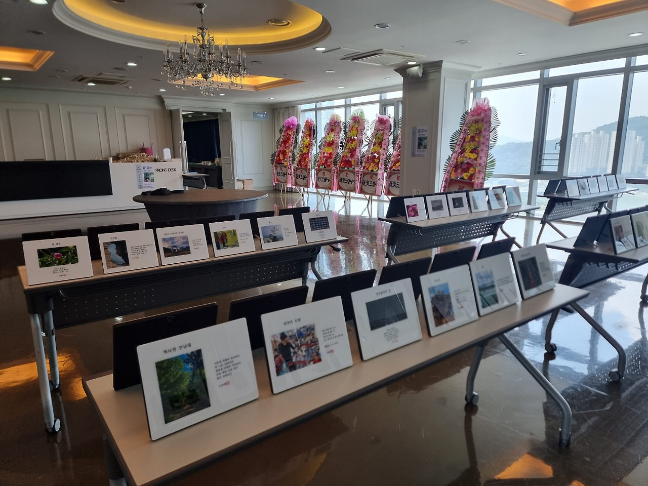 디카시 전시장.jpg