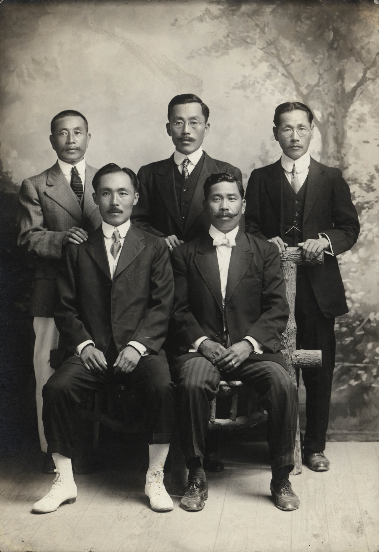 안창호와 대한인국민회 멕시코 지방회 지도자들(1918)_독립기념관.jpg