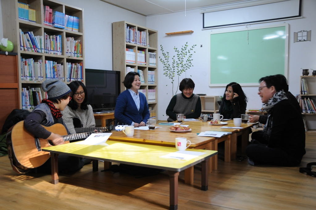 8 꼬평 다락도서관 개관잔치.jpg