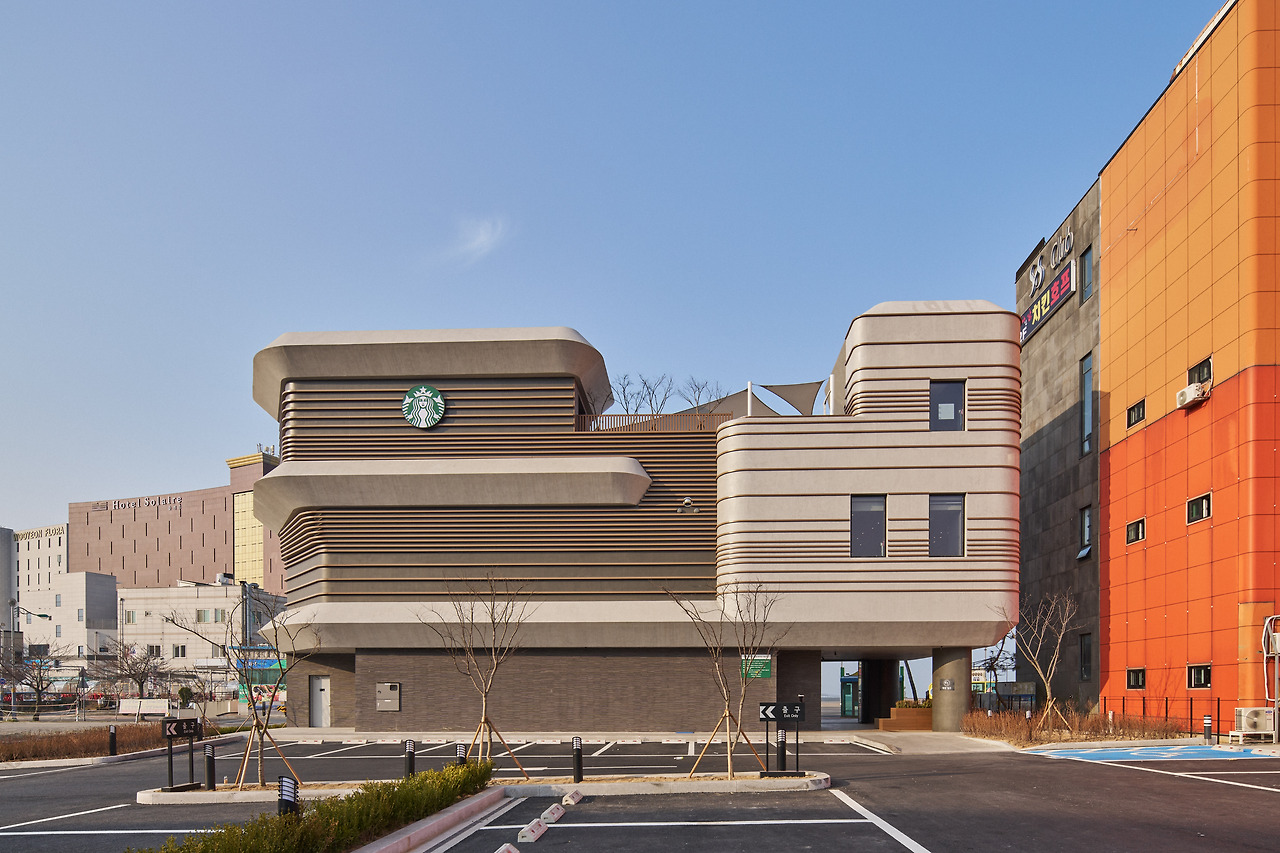 starbucks_dchs_0435.jpg