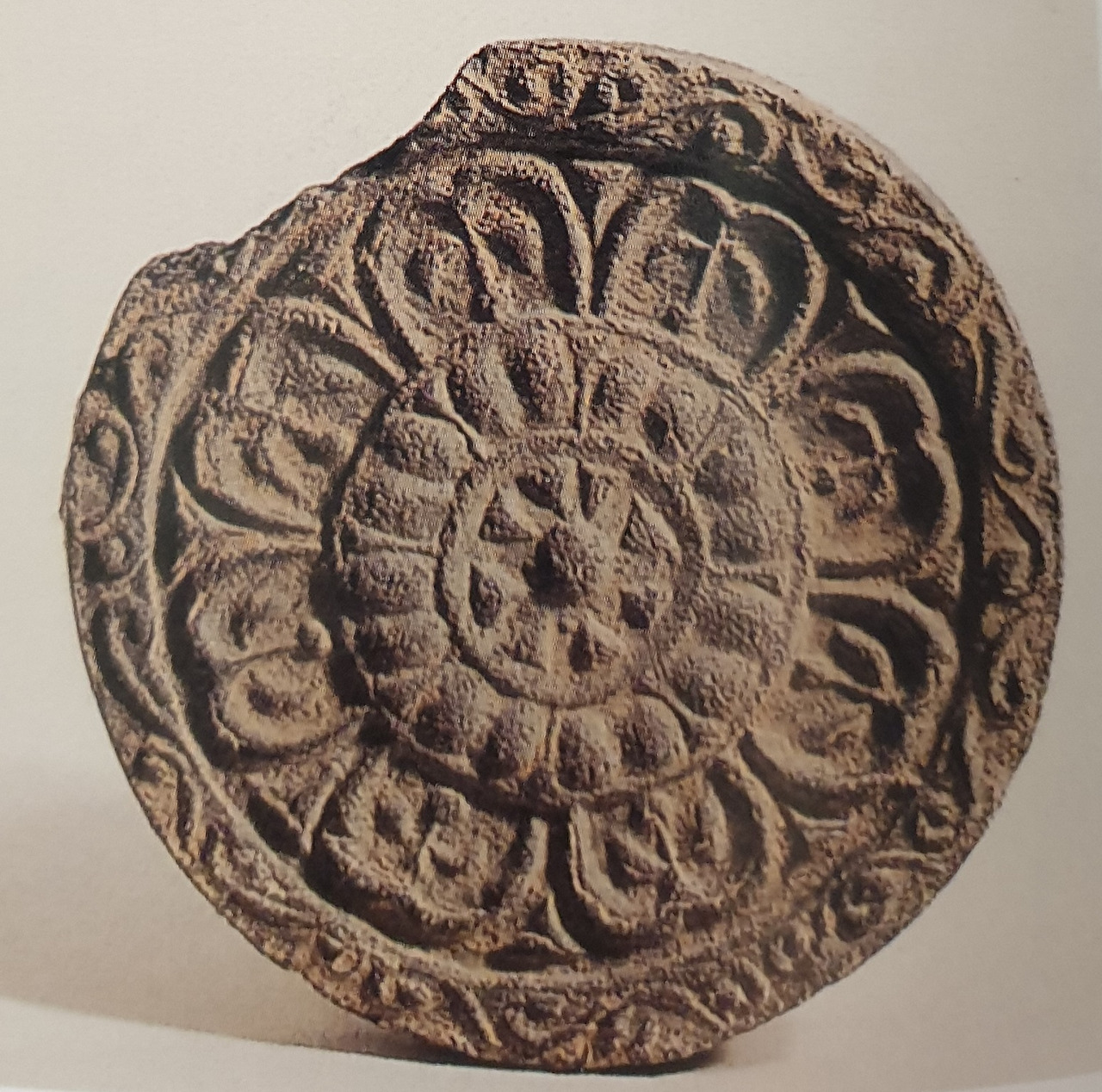 경주창림사8x2=16기와출전경주남산 (2).jpg