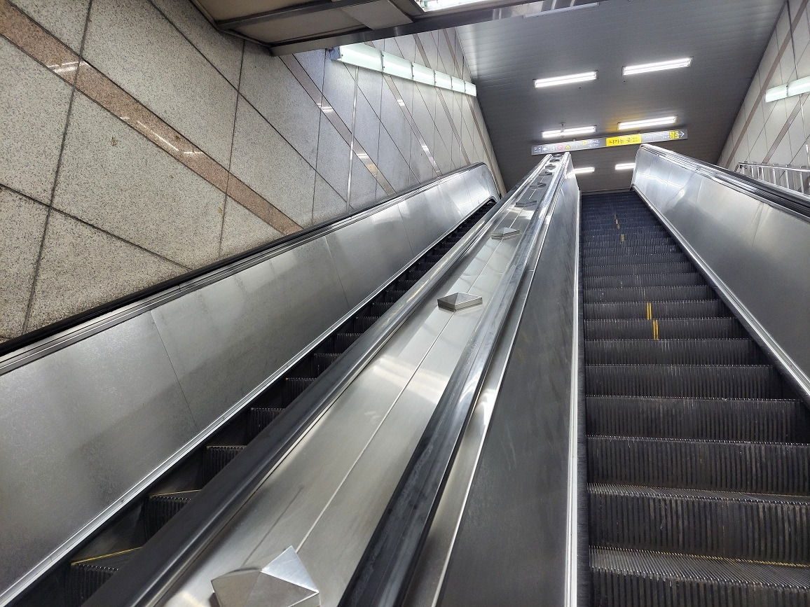 강남고속버스터미널5번출구 (4).jpg