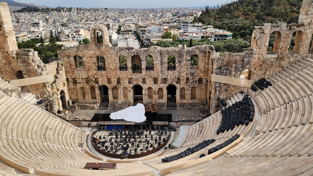 b헤로데스아티쿠스음악당.jpg