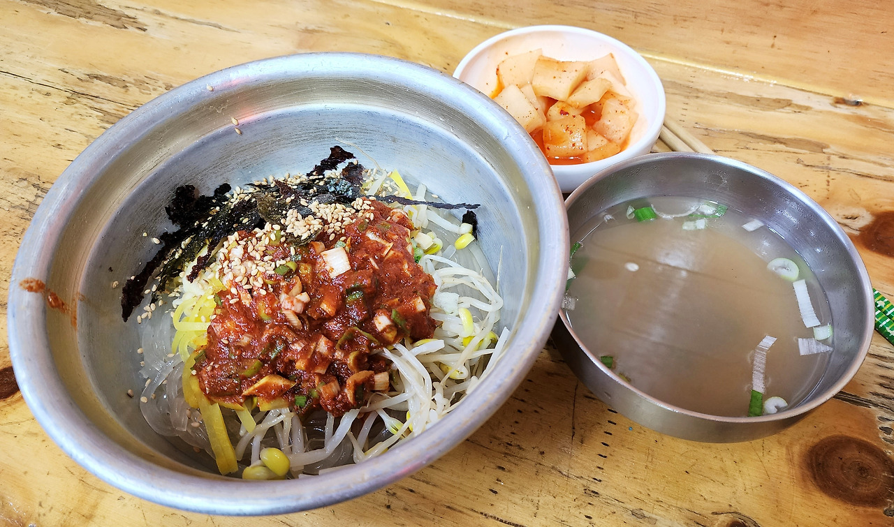 비빔당면_영일칼국수_수정.jpg