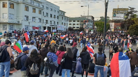 남미 반정부 시위-푸에르토몬트.jpg