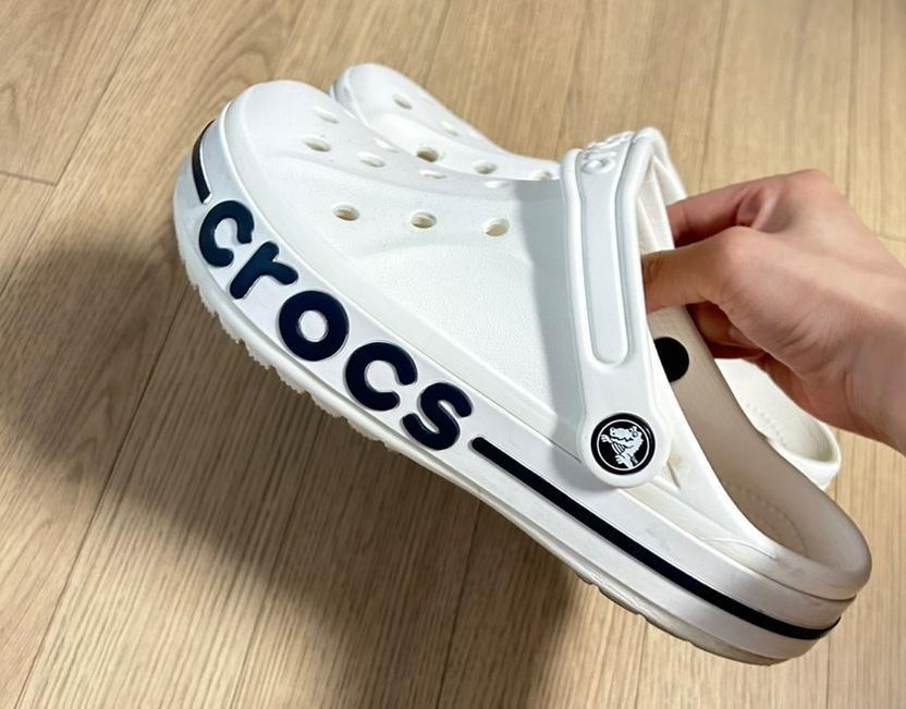 하얀 크록스.jpg