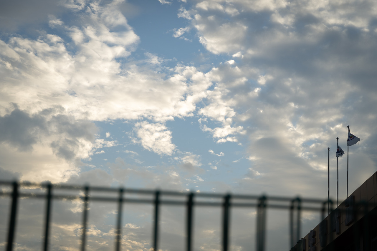 어른 시점_2_갇힌_하늘_민정.jpg