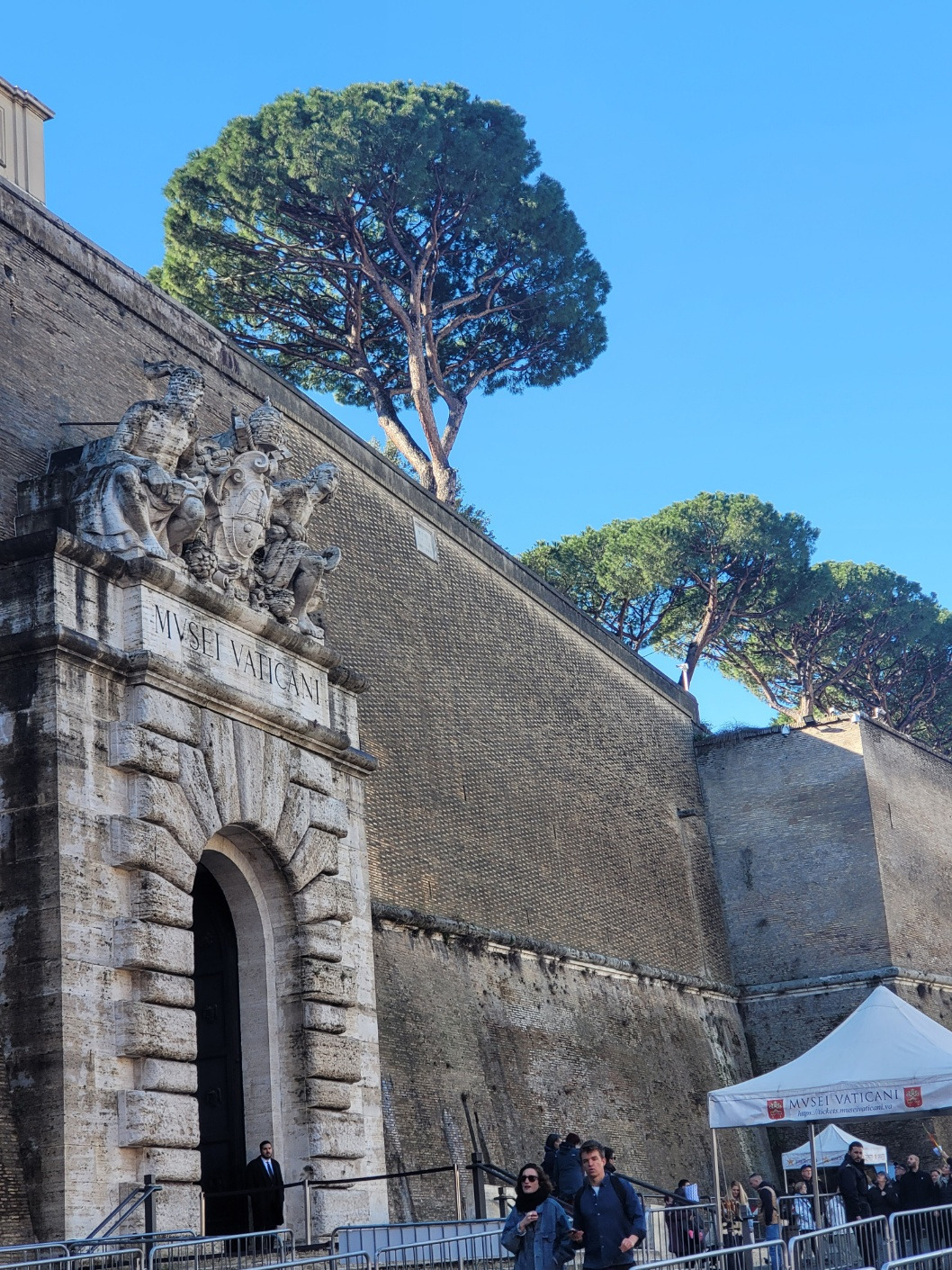 바티칸 출입국.jpg