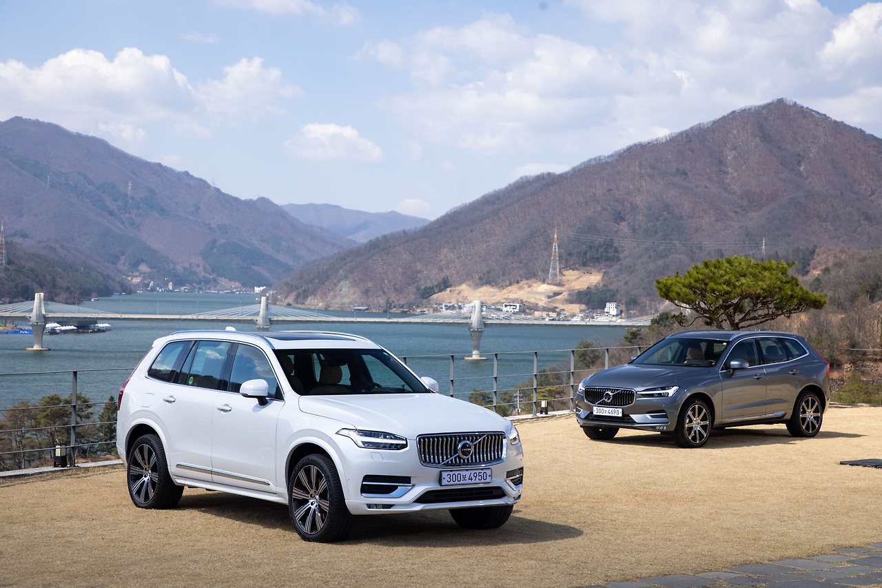 XC90+XC60_정지_B.jpg