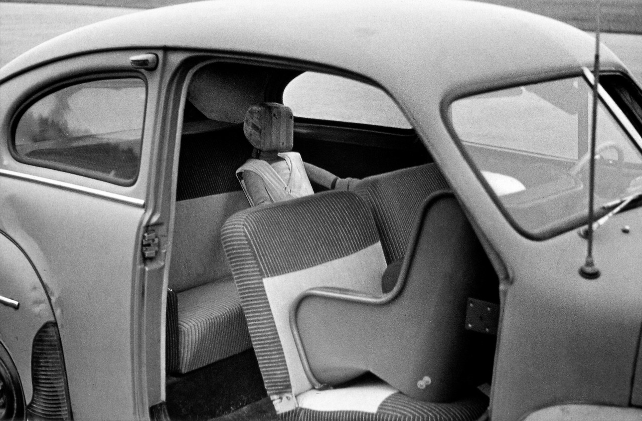 5824_First_rearward_facing_child_safety_seat_prototype_tested_in_a_Volvo_PV_444.jpg