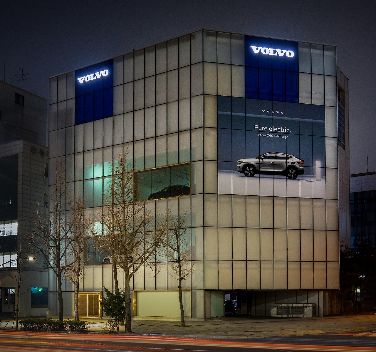 볼보 C40리차지 광고 모델, 진짜 사람 아니었다고 (5).jpg