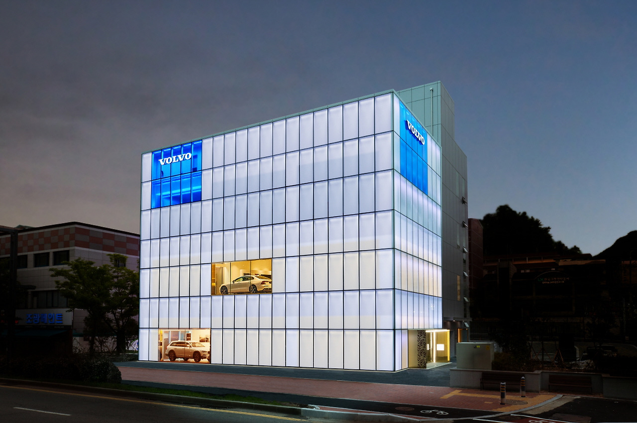 사진자료_볼보자동차코리아, 볼보 김해 전시장 및 서비스센터 신규 오픈 (1).jpg