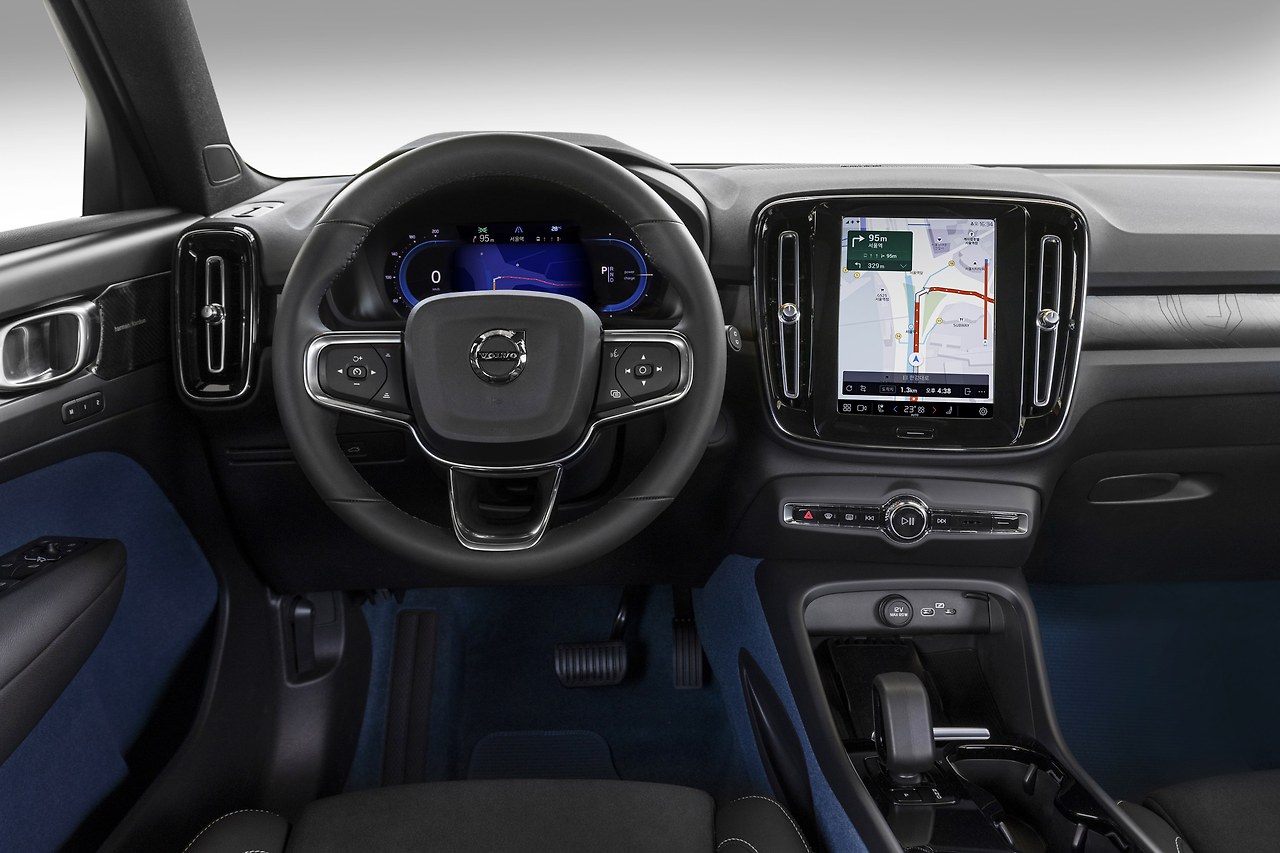 ‘유럽 1위’ XC40이 돌아왔다...달라진 점 찾아보니 (7).jpg