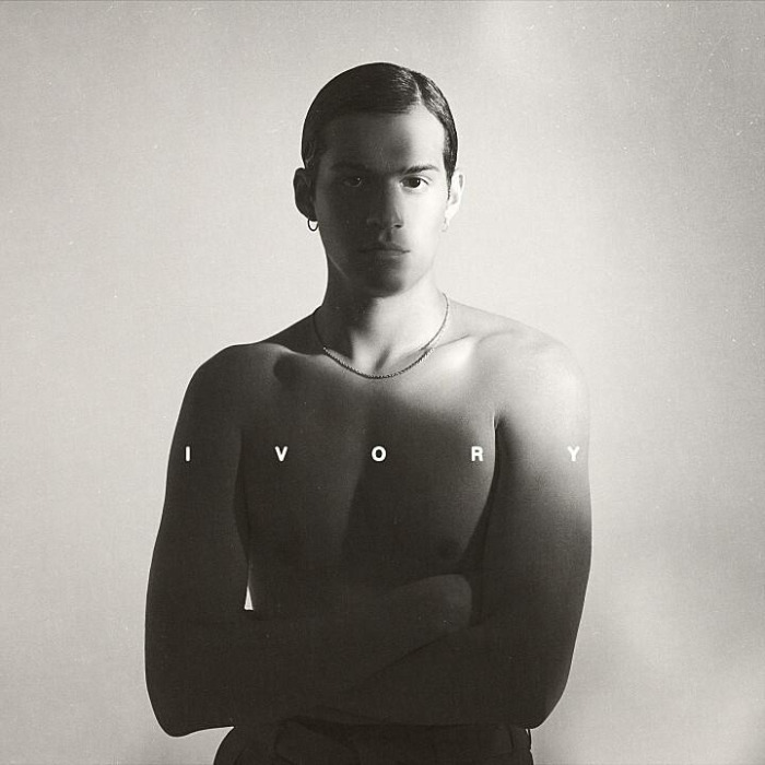 Omar Apollo-Ivoory 2022.4.jpg