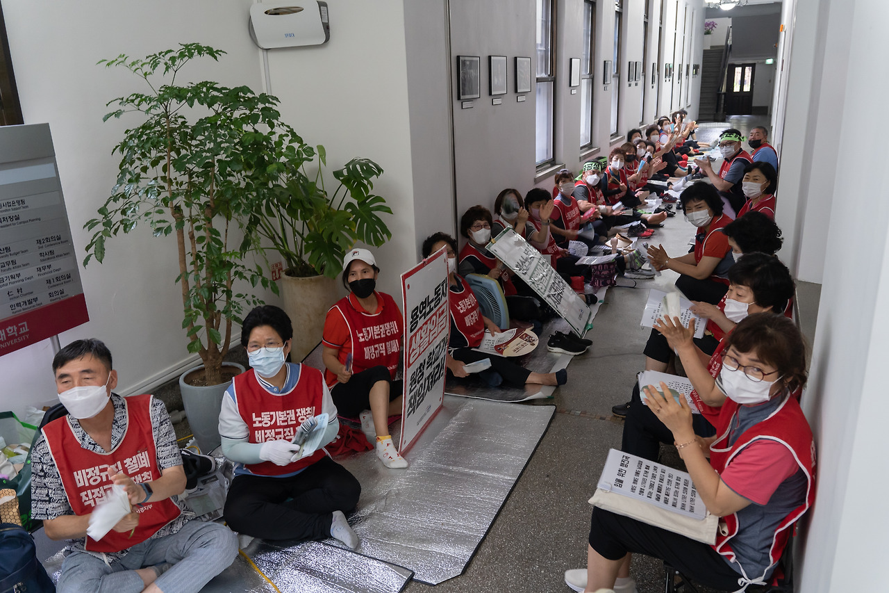 7. [특집] 본관 점거 일지 그림 6.jpg