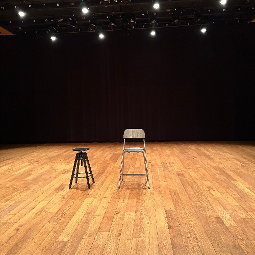 파랑새 무대.jpg