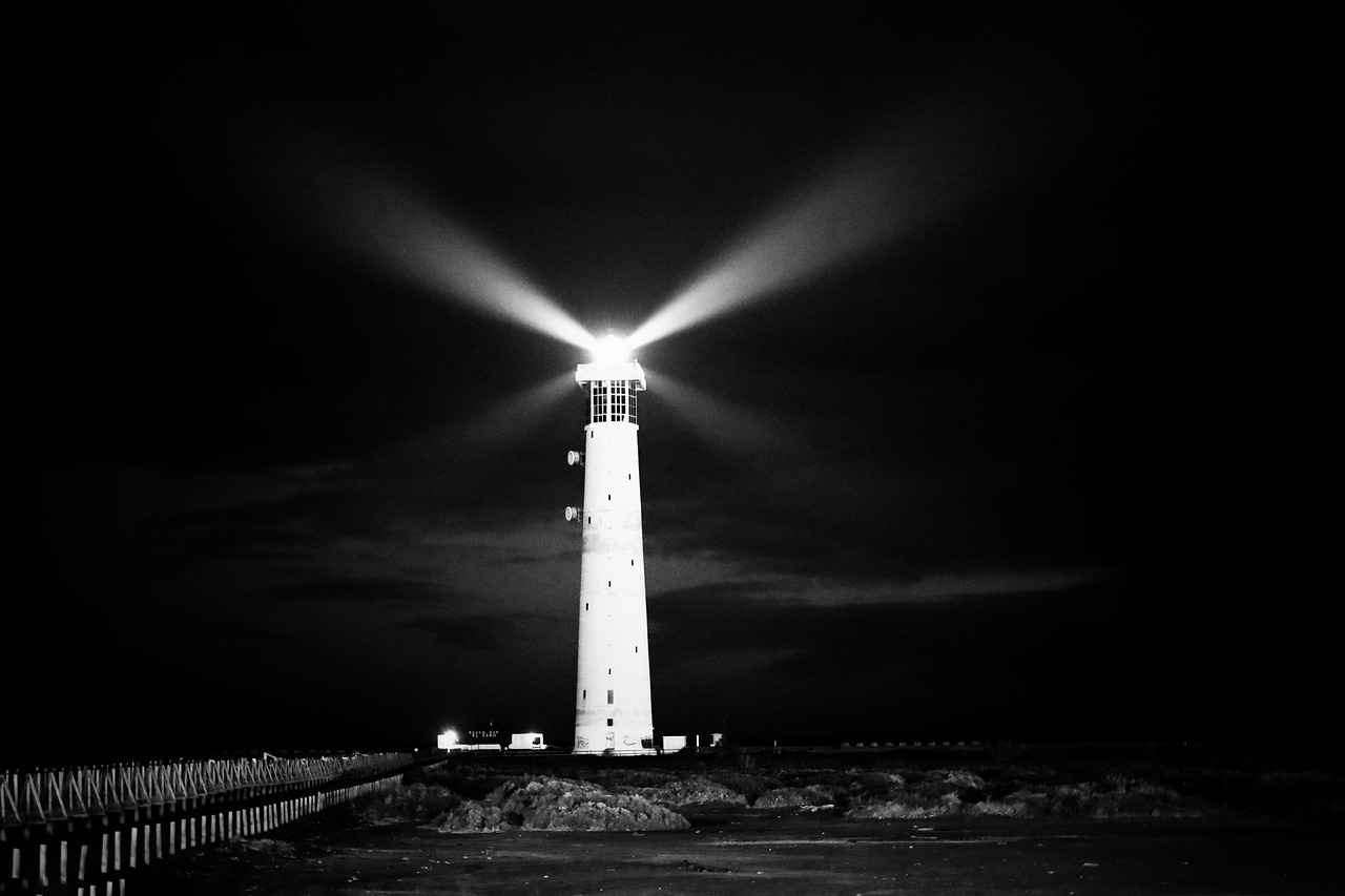 lighthouse-8578318_1280.jpg