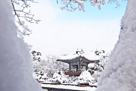 3경 전통정원의 설경.jpg